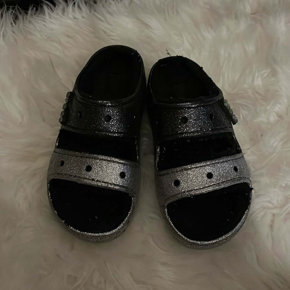 Crocs 2 strap fur sandals